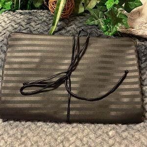 JEWELRY ORGANIZER TRAVEL OR HOME BLACK 5 GENEROUS POCKETS DESIGNED for Mary Kay